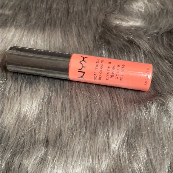 Set of 5 NYX Soft Matte Lip Creams - Picture 4 of 6